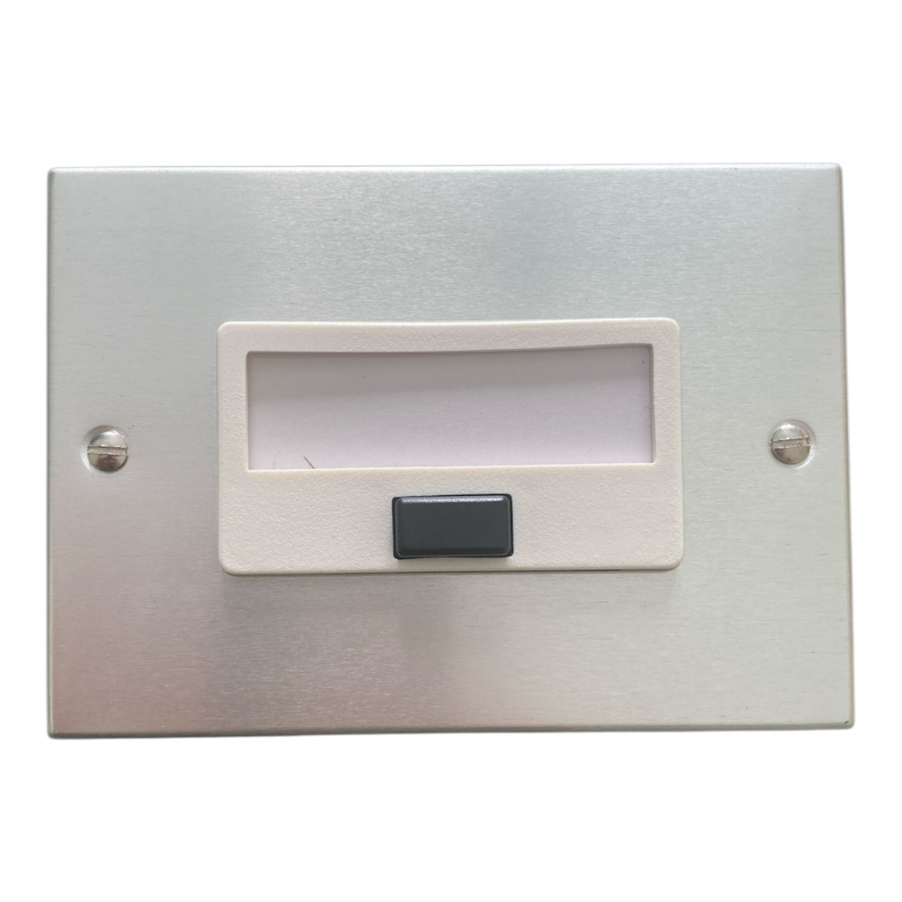 Pulsante CAMPANELLO luminoso + targhetta portanome, per scatola 503 da incasso, colore Alluminio
